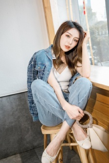 里番acg口番全彩本子库亚丽娜